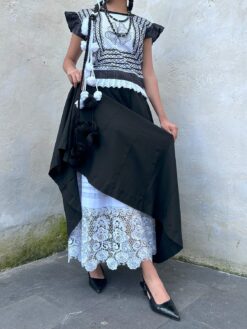 Set tradicional estilizado con Polka Dots