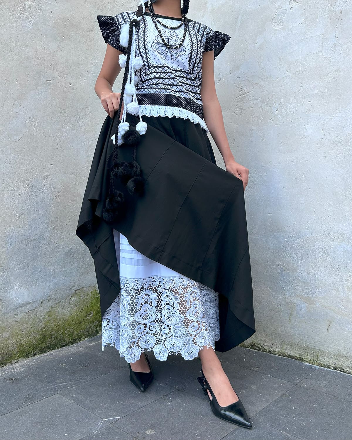 Set tradicional estilizado con Polka Dots