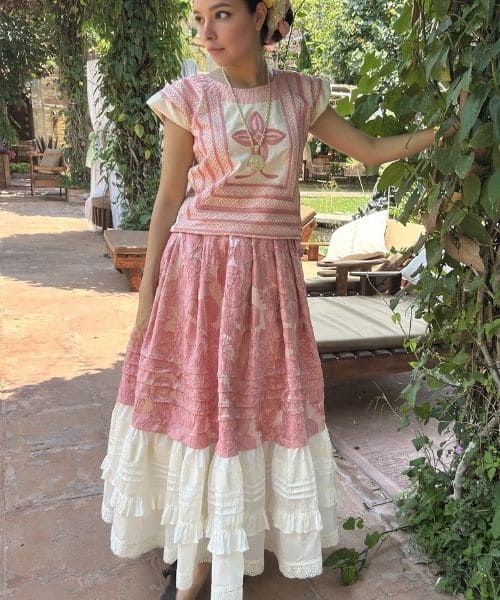 Set de huipil de lino, enagua brocado y olán ivory - Image 3