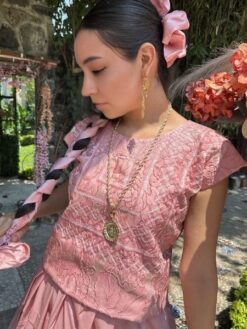 Huipil de brocado rosa de palo