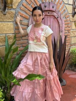 Set de huipil de lino y falda de olanes